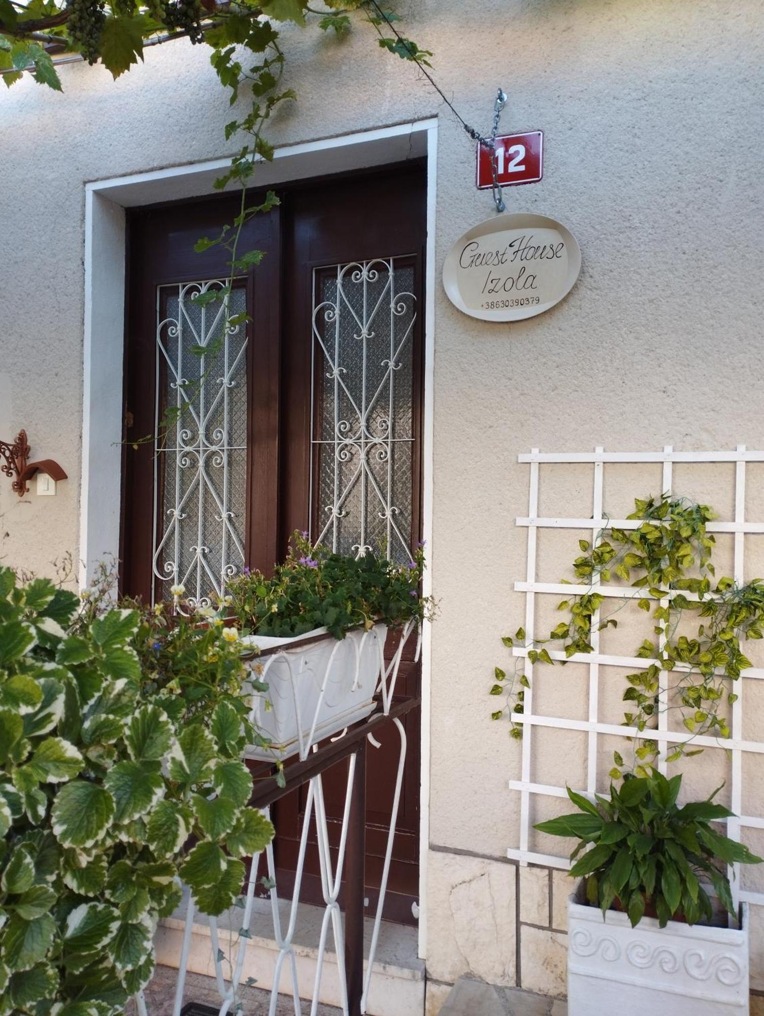 Guest House Izola Exterior foto