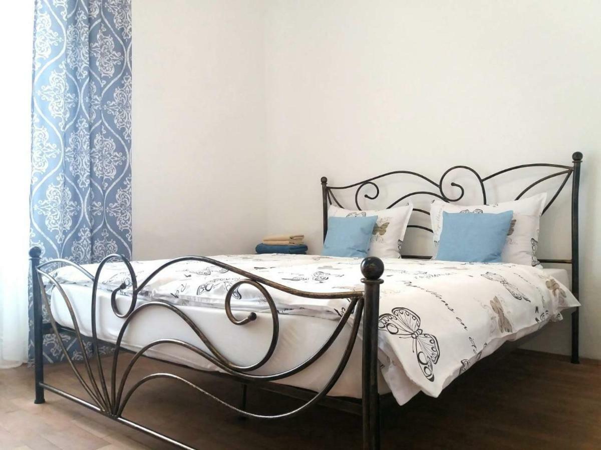 Guest House Izola Exterior foto